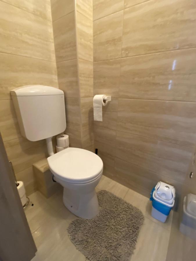 Lexi Family Apartman Appartamento Hajdúszoboszló Esterno foto